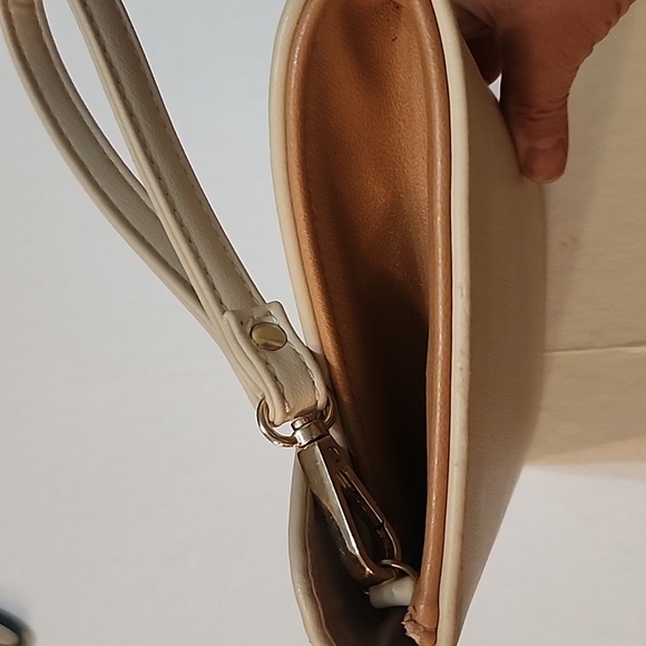 BMC Vegan Gold TONE Studded Two-Tone Cream and Caramel Clutch Wristlet EUC - Picture 15 of 16